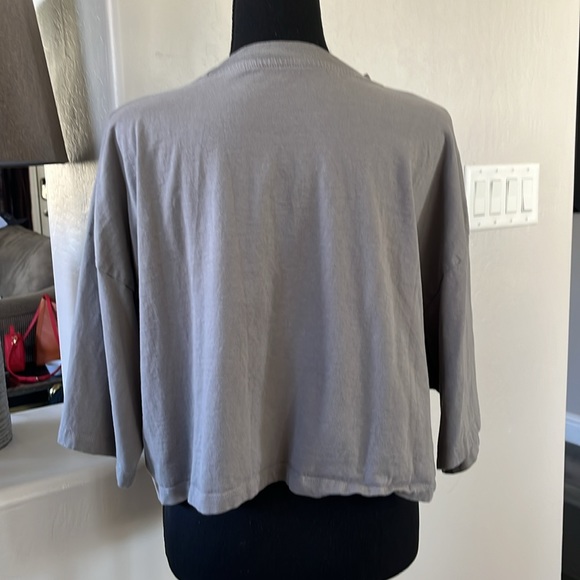 2 crop T-shirt bundle, Cotton On, Large, grey and tan. - Picture 6 of 15
